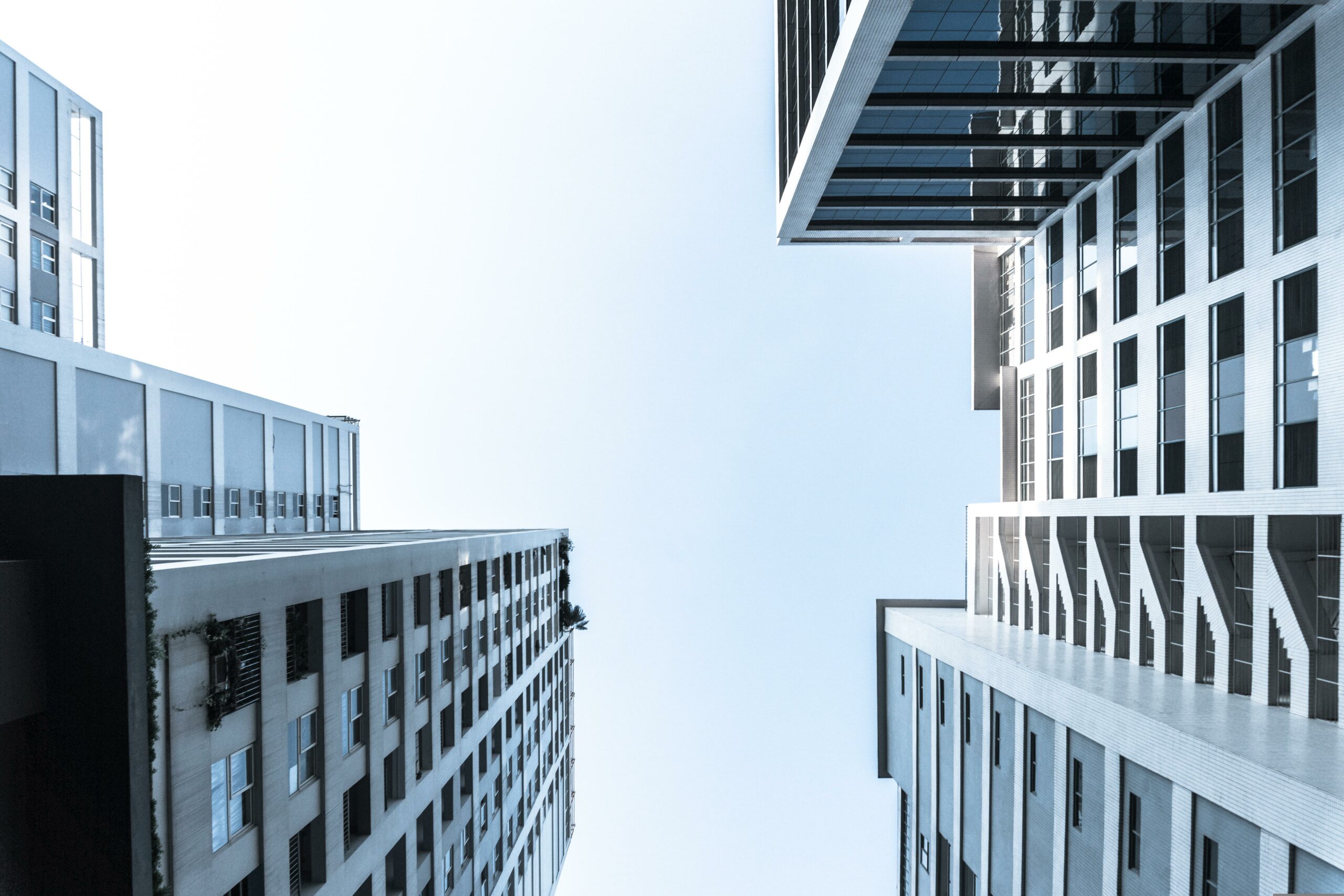 Investing in Real Estate in Ukraine: Legal Guide for Foreign Investors - background image